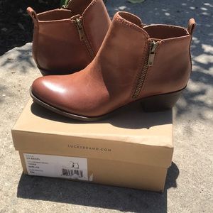 Lucky brand brown boots size 6